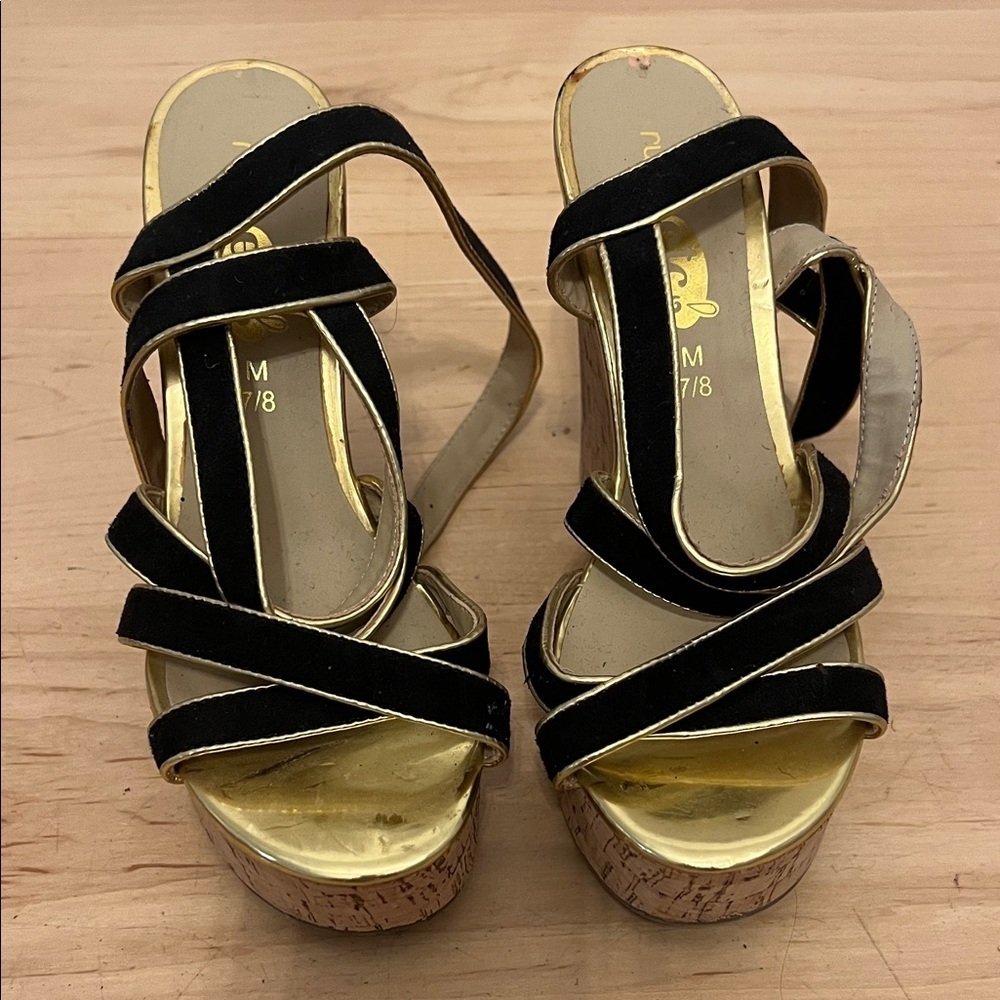 Rue21 Black and Gold Platform Heels